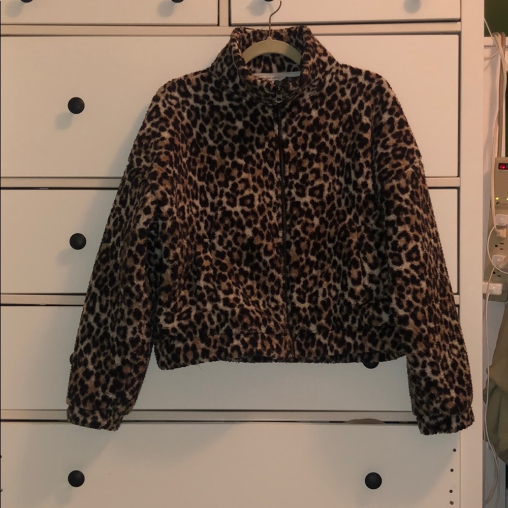 American Eagle Cropped Leopard Sherpa Jacket